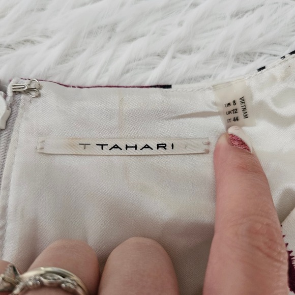 T Tahari Women's Purple & Red Floral Abstract Sleeveless Shift Dress. Size 8 - Picture 7 of 12